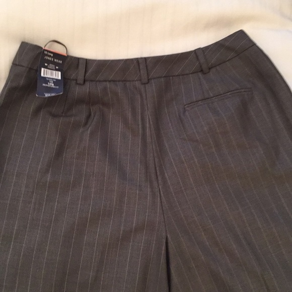 Jones Wear 2-Piece Pant Suit - Grey Pinstripe - Picture 6 of 8